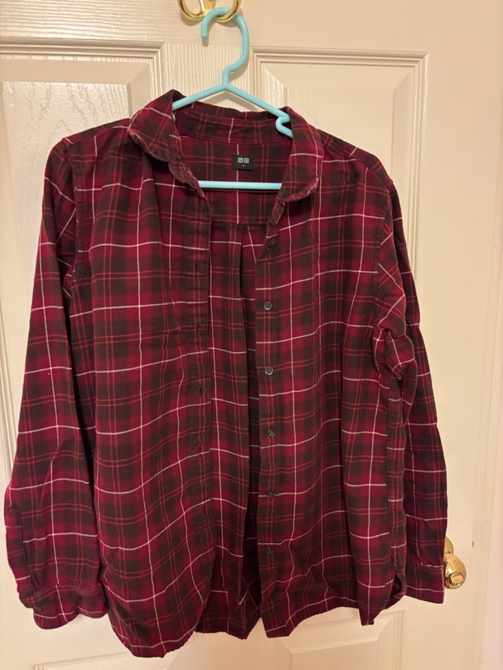 Uniqlo Men's Burgundy Plaid Casual Button-Down Shirt